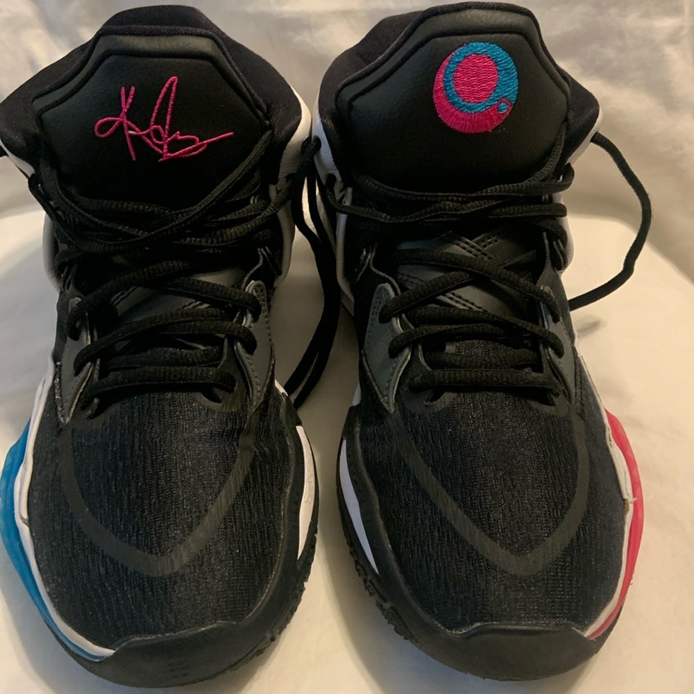Nike Kyrie Infinity South Beach Mens Basketball, Black Blue Pink, size 11